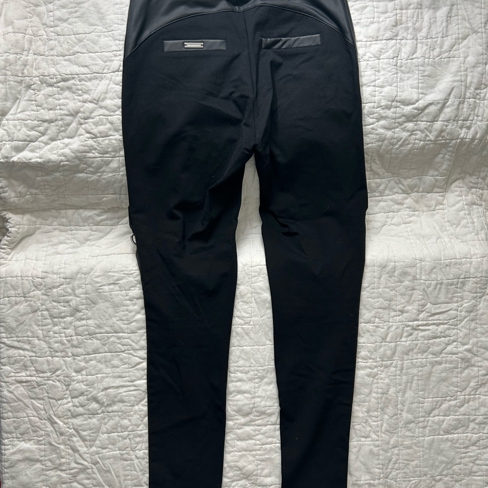 Maniere De Voir black vegan leather leggings with buckles - Picture 7 of 8